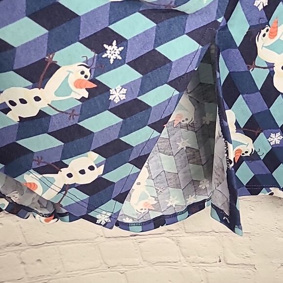 LuLaRoe OLAF Print Perfect T Shirt Disney Frozen Swing Tee Blue Knit Top Small - Picture 3 of 9